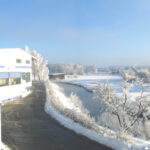 Das Firmengelände von Fluhr Displays in den schönen Stauden als verschneite Winterlandschaft